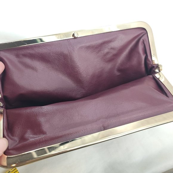 Quixote Womens Tan Logo Print Rectangle Shape Lightweight Classic Clutch Wallet - Picture 5 of 11